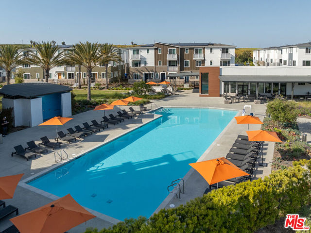1483 W Vista Way, San Pedro CA: https://media.crmls.org/mediaz/6cdb9ae9-7e7c-48b4-8d53-c01bc35e7f15.jpg