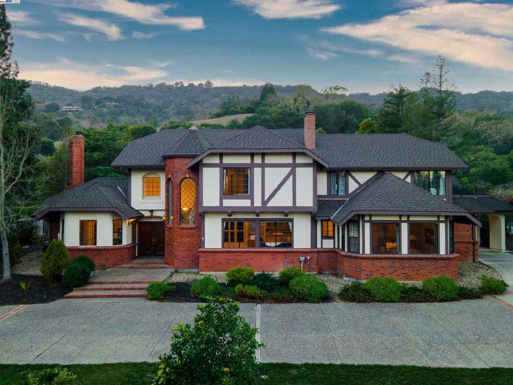 2464 Foothill Rd