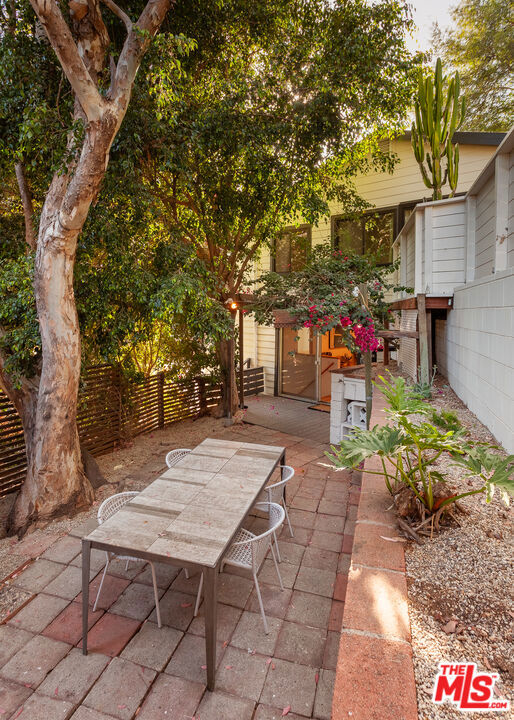 2108 Tavern Trail, Los Angeles CA: https://media.crmls.org/mediaz/6cdc4df4-3bcf-4739-b30d-6b3ec800ed2c.jpg