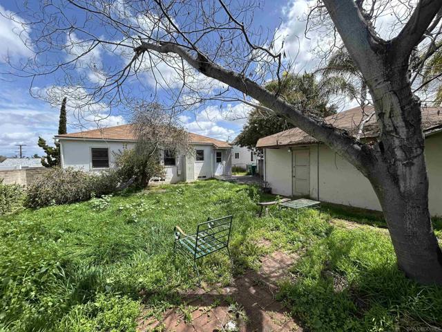 4352 Athens St, San Diego CA: https://media.crmls.org/mediaz/6cdc4e76-b542-49ba-b23f-396accd44140.jpg