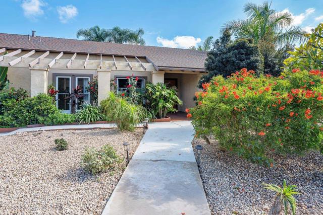 7945 Shadow Hill Dr, La Mesa CA: https://media.crmls.org/mediaz/6cdca62c-3e07-4730-a227-9effa798ba76.jpg