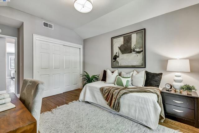 246 Canyon Woods Way, San Ramon CA: https://media.crmls.org/mediaz/6cdd547e-902c-415a-b3e2-ac5f940defc6.jpg