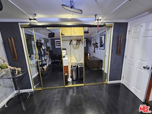 15555 High Knoll Road, Encino CA: https://media.crmls.org/mediaz/6cde234c-8015-4b12-b95c-529a46a22aa7.jpg