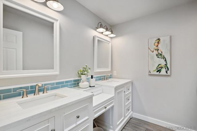 3130 Avenida De Portugal, San Diego CA: https://media.crmls.org/mediaz/6cde5691-22aa-4b20-8ec5-4674d0df9e65.jpg