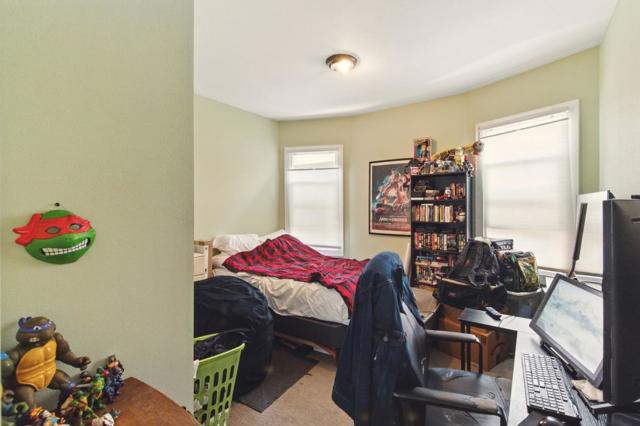 1915 West Street, Oakland CA: https://media.crmls.org/mediaz/6cdee145-b12b-46d3-a60f-d72e173719c4.jpg