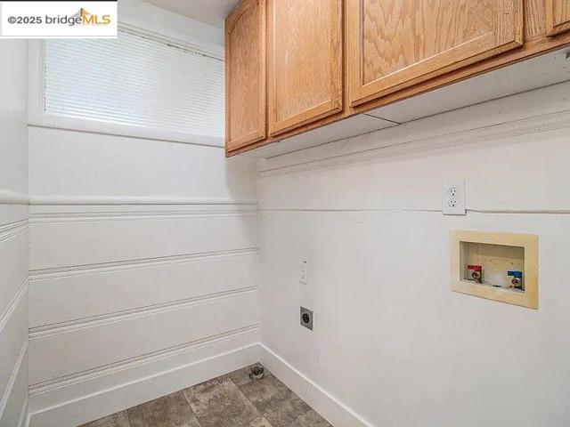 515 W 9Th St, Antioch CA: https://media.crmls.org/mediaz/6cdf26fe-9a03-4d54-8c00-edfecd6fde55.jpg
