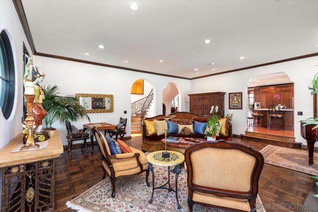 2103 Sunnyside Ave, El Cajon CA: https://media.crmls.org/mediaz/6cdf337a-5f8f-4ec0-8ce2-65c76255d962.jpg