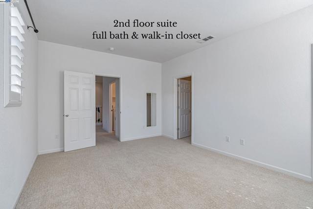 4005 Sarasta Bay Dr, Pittsburg CA: https://media.crmls.org/mediaz/6ce05ccc-f18e-433a-8dfd-df66d0bb27af.jpg