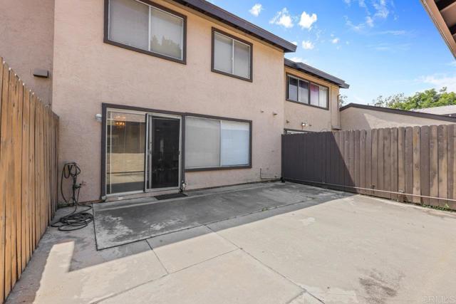1079 Las Rosas Court, Chula Vista CA: https://media.crmls.org/mediaz/6ce07d98-37db-4de7-ae86-5daa02c95d91.jpg