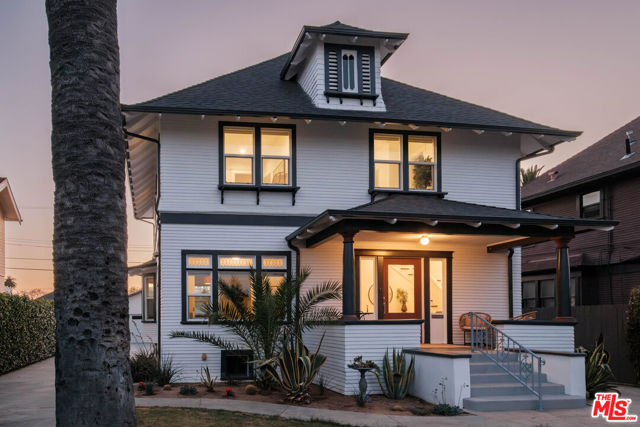 2907 Halldale Avenue, Los Angeles CA: https://media.crmls.org/mediaz/6ce17520-99c6-42ac-9791-2ace710065c0.jpg