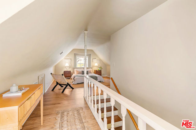 2338 Paloma Street, Pasadena CA: https://media.crmls.org/mediaz/6ce18586-5ead-45f4-b972-1e4e580c310e.jpg