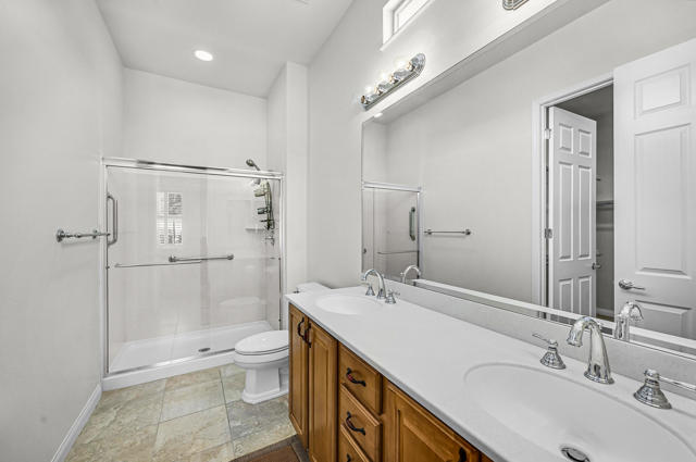40752 Calle Guapo, Indio CA: https://media.crmls.org/mediaz/6ce2d3d1-7250-4e7f-891b-9688c0c758fc.jpg