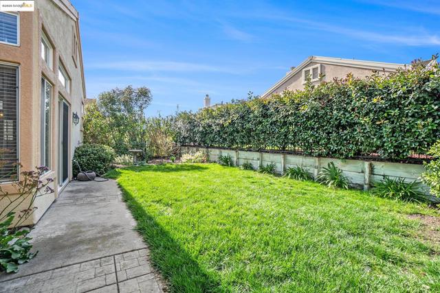 139 Pippin Dr, Brentwood CA: https://media.crmls.org/mediaz/6ce30ca0-480c-48f2-9246-f7c618ff7770.jpg