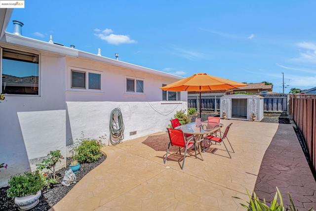 581 Fairway Street, Hayward CA: https://media.crmls.org/mediaz/6ce33154-1309-4fac-854c-0022613ae98e.jpg