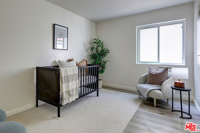 2452 Chelsea Place, Santa Monica CA: https://media.crmls.org/mediaz/6ce352c6-04b3-45da-8c48-65079d2b6b71.jpg