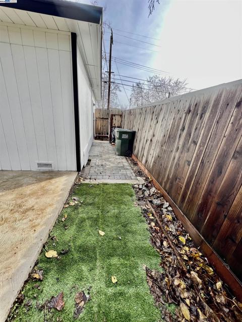 2847 Avon, Concord CA: https://media.crmls.org/mediaz/6ce3d2eb-fe03-4efa-853a-59538ae33411.jpg