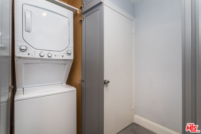 10600 Wilkins Avenue, Los Angeles CA: https://media.crmls.org/mediaz/6ce4a039-8310-429a-b224-ee92ac021453.jpg