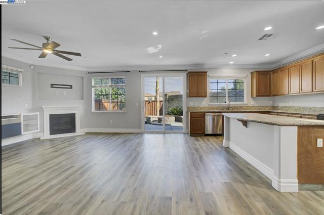 269 Alta St, Brentwood CA: https://media.crmls.org/mediaz/6ce4a29e-13a5-44ee-a781-9a93d50a93eb.jpg