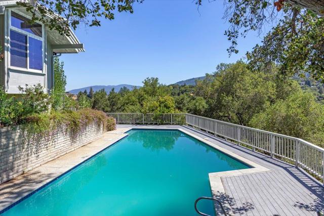 13434 Old Oak Way, Saratoga CA: https://media.crmls.org/mediaz/6ce4b073-09ec-4bb6-827c-0314ac4bed33.jpg