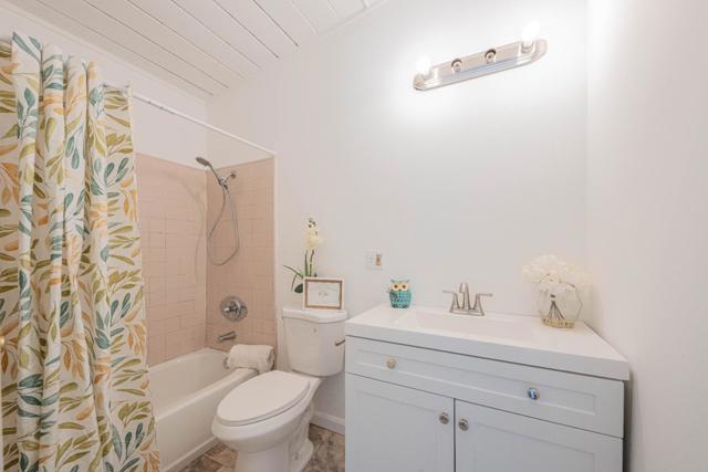 96 Shasta Way, Salinas CA: https://media.crmls.org/mediaz/6ce4b0b0-a1f5-4144-8cbc-b68a71a24862.jpg