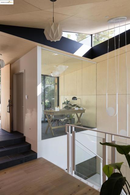 1136 Keith Ave, Berkeley CA: https://media.crmls.org/mediaz/6ce4ccd9-752c-4f86-a5fc-7a754fac76a2.jpg