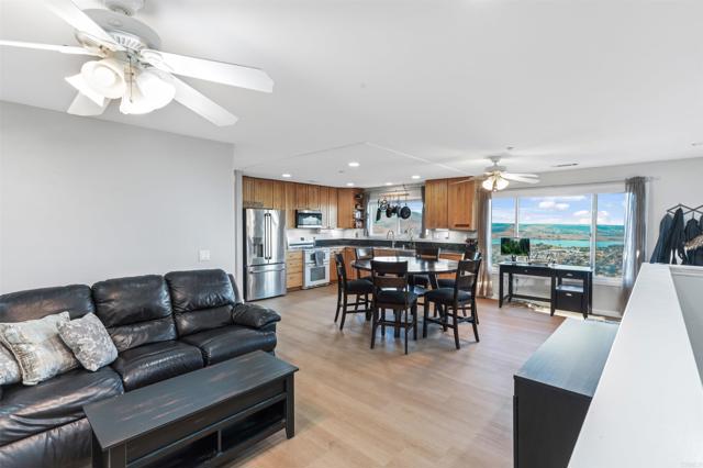 Detail Gallery Image 8 of 51 For 1421 Maria Ave, Spring Valley,  CA 91977 - 5 Beds | 4 Baths