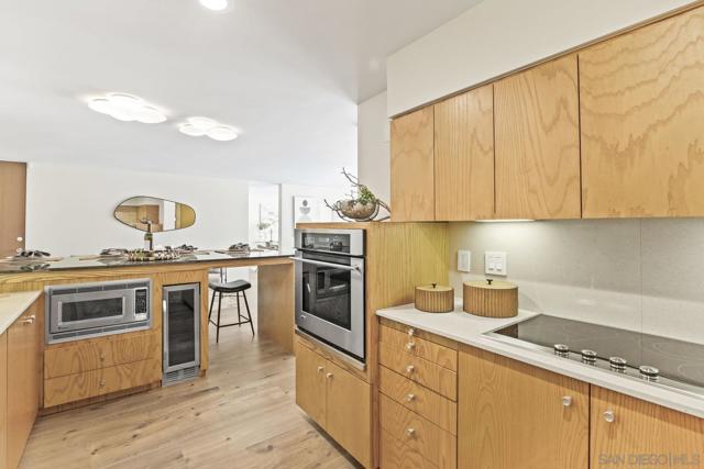 3200 6Th Ave, San Diego CA: https://media.crmls.org/mediaz/6ce56b74-154b-46fb-8435-7da6eb57dae7.jpg