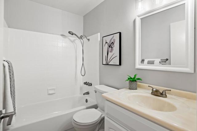 891 W California Avenue, Sunnyvale CA: https://media.crmls.org/mediaz/6ce5f18a-90de-4b30-860d-5945504d59c7.jpg