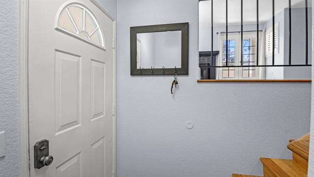 190 Bautista Court, Oceanside CA: https://media.crmls.org/mediaz/6ce672dc-07b3-4713-88ac-dc9a2fa76d6e.jpg