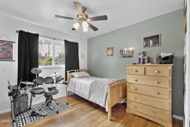 5490 Hunter Street, Ventura CA: https://media.crmls.org/mediaz/6ce6fa12-e50a-4c3e-b191-4f18ae3d1812.jpg