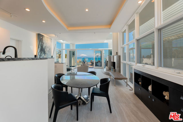 23754 MALIBU Road, Malibu CA: https://media.crmls.org/mediaz/6ce6ff89-a540-40ab-9cca-d5d39a85da84.jpg