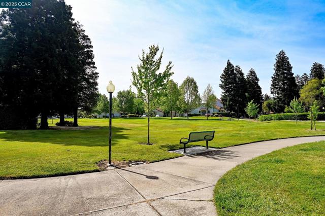 318 Marie Cmn, Livermore CA: https://media.crmls.org/mediaz/6ce73227-f8ee-4ed9-a9e8-f518444fea08.jpg