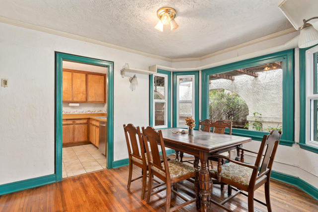 8530 N Ventura Avenue, Ventura CA: https://media.crmls.org/mediaz/6ce76f53-c4fe-41a1-87a1-cca8734233a6.jpg