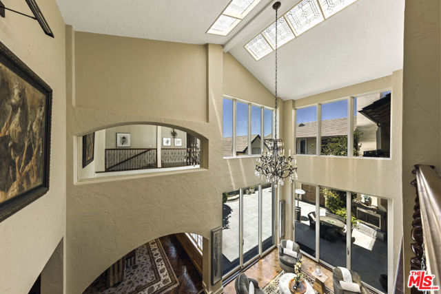 25163 Jim Bridger Road, Hidden Hills CA: https://media.crmls.org/mediaz/6ce7a79b-9dd9-4a70-ba6e-e8c8a4e87e06.jpg