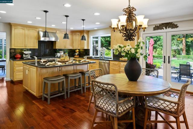 4405 Deer Ridge Rd, Danville CA: https://media.crmls.org/mediaz/6ce8596b-5f6a-4631-8556-1d826cfda91f.jpg