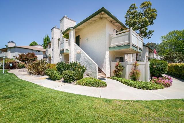 3157 Evening Way, La Jolla CA: https://media.crmls.org/mediaz/6ce8aa1b-7b34-419c-809d-4459e34dce51.jpg