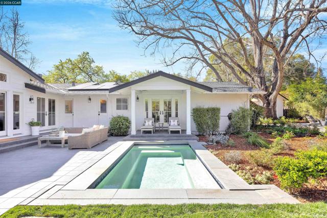 Image 41 of 53 For 942 Raintree Pl