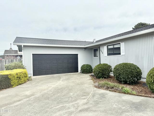 300 Penitenti, Fort Bragg CA: https://media.crmls.org/mediaz/6ce9518d-c471-4f7a-8b93-99c5a3b432d0.jpg