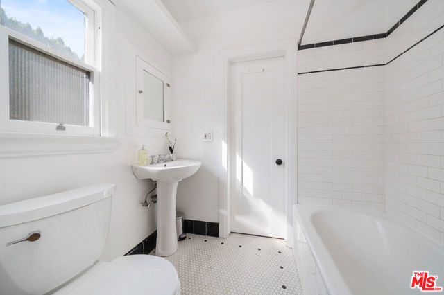 3000 Finch Street, Los Angeles CA: https://media.crmls.org/mediaz/6ceb4987-0a51-4f2a-ac51-1ec1034c0cf1.jpg