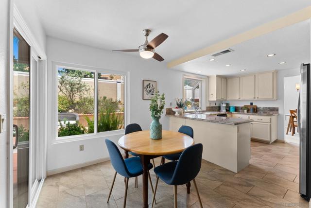 729 Mosaic Cir, Oceanside CA: https://media.crmls.org/mediaz/6ceb5cee-886f-4c03-98d6-ace4c4edbf8f.jpg
