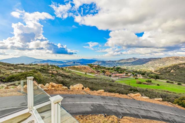 Detail Gallery Image 24 of 40 For 15351 Isla Vista Rd, Jamul,  CA 91935 - 4 Beds | 4 Baths