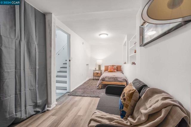 Image 28 of 41 For 2815 San Luis St