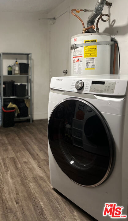 931 New Depot Street, Los Angeles CA: https://media.crmls.org/mediaz/6cec5524-8d44-4f3f-8588-536d2e1f3df3.jpg