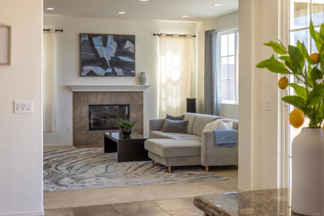 1185 Parkview Drive, Oceanside CA: https://media.crmls.org/mediaz/6cecb942-675f-4aac-a3a9-0a688f49d0c1.jpg