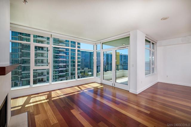1205 Pacific Hwy, San Diego CA: https://media.crmls.org/mediaz/6ced34ae-6f77-4942-9d22-d50aaabaf9ad.jpg