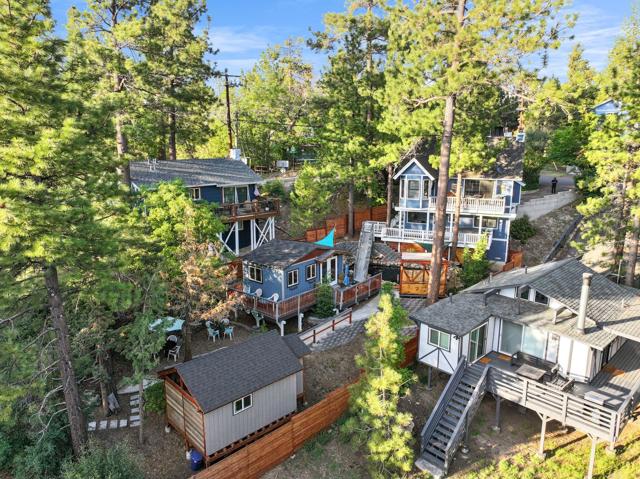 574 Lucerne Drive Drive, Big Bear CA: https://media.crmls.org/mediaz/6ced3ce2-7434-4f47-8320-2eb989e2b57c.jpg