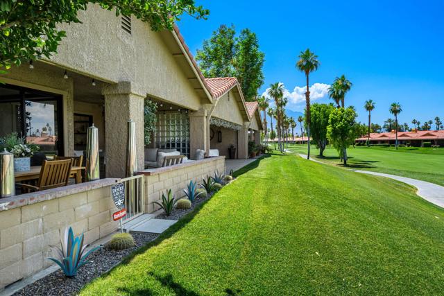 99 Camino Arroyo Place, Palm Desert CA: https://media.crmls.org/mediaz/6cede4da-9381-4523-b744-41ffc3fc67bd.jpg