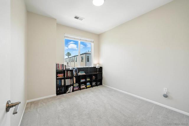 5405 Calle Sand Arch, San Diego CA: https://media.crmls.org/mediaz/6cedf15a-fd5d-4004-a805-ad1a4d7a4d50.jpg