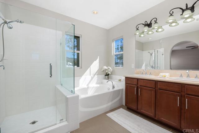 Detail Gallery Image 17 of 29 For 3428 Filoli Circle, Carlsbad,  CA 92009 - 3 Beds | 3/1 Baths