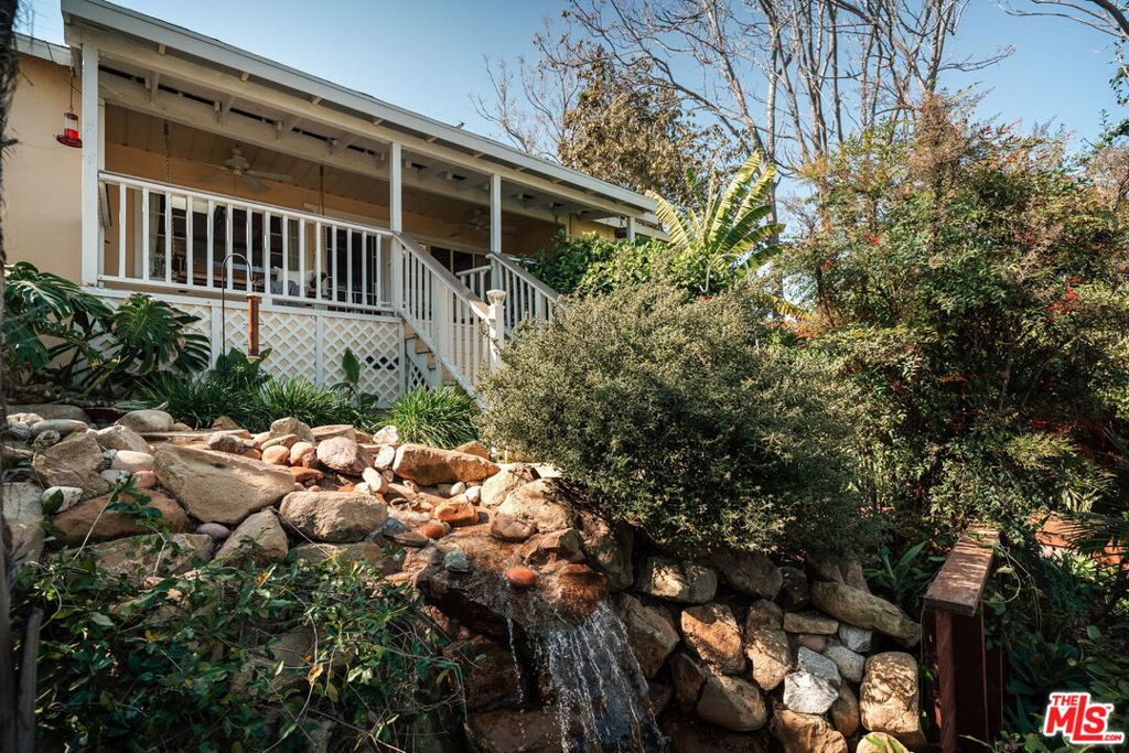 1877 Seigneur Avenue, Los Angeles, CA 90032